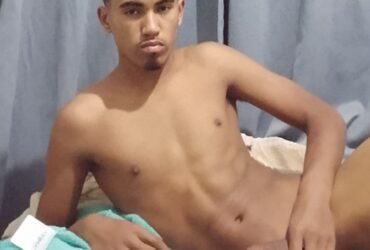 Pau preto e grande
