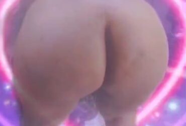 Betania Madura Em Poses Sensuais